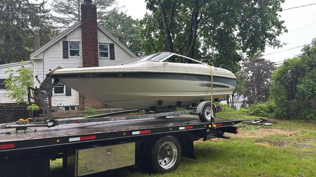 Expert Boat Removal in Rhode Island