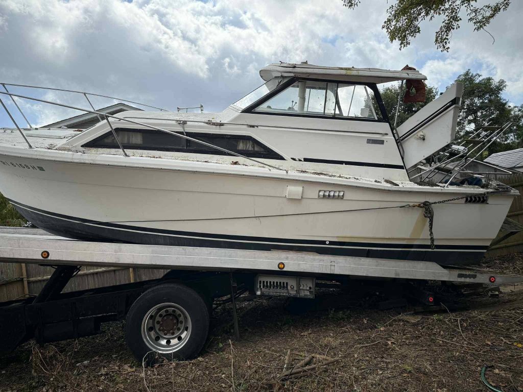 Expert Boat Removal in Rhode Island